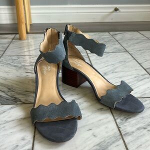 Crown Vintage Thelania blue suede heels size 7.5